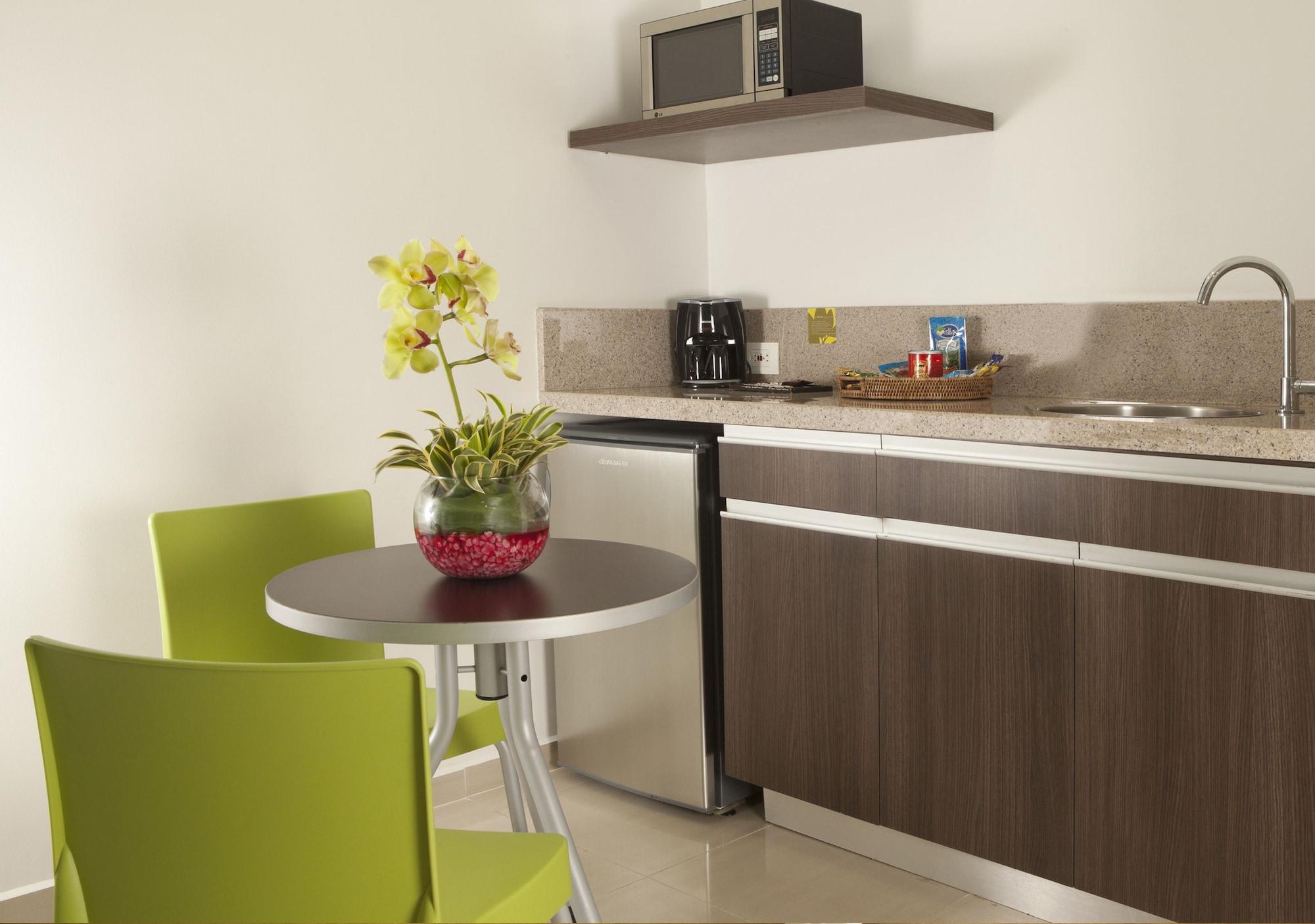 San Simon Hotel Pereira By Soratama Екстериор снимка Kitchenette