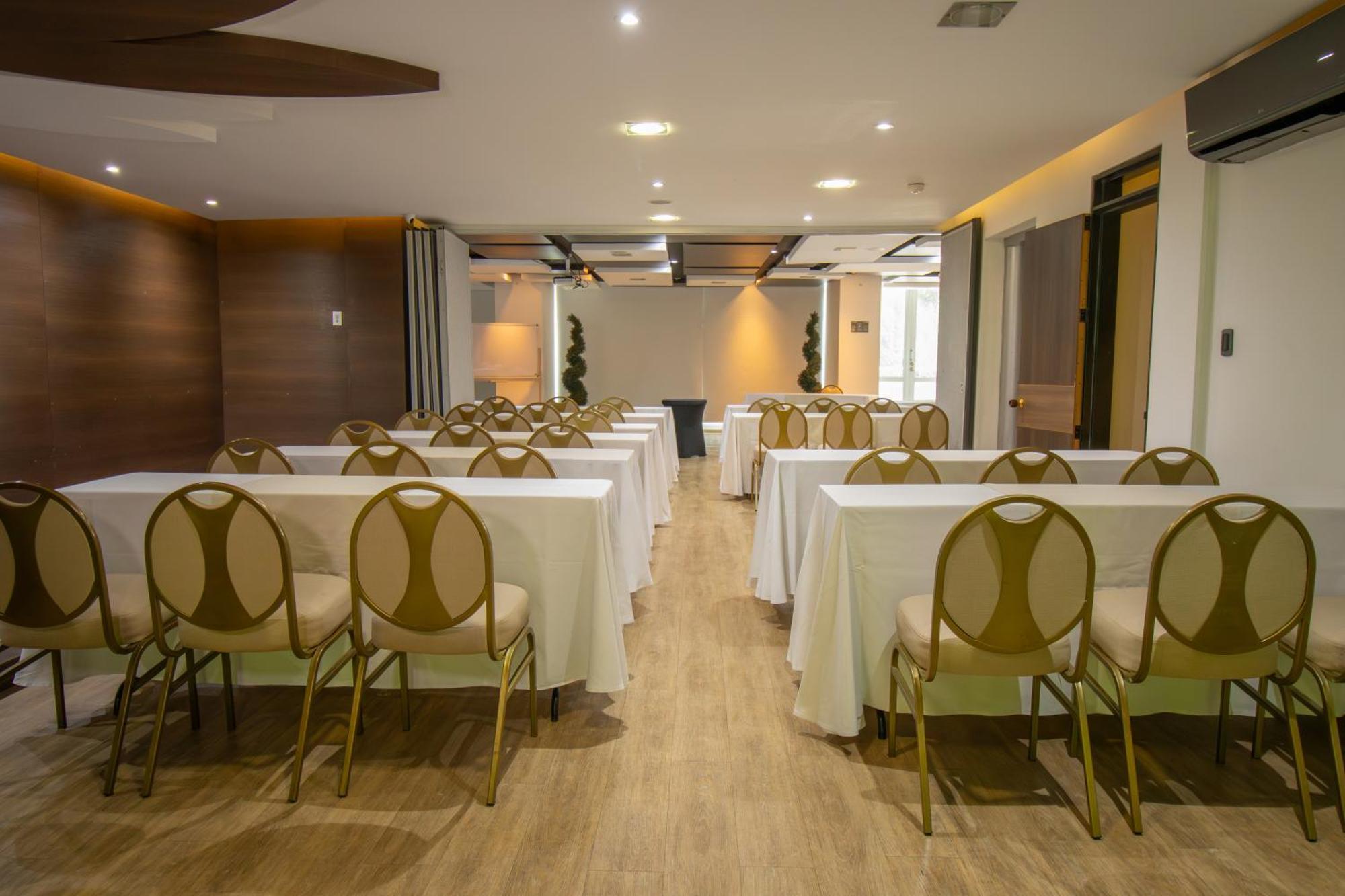 San Simon Hotel Pereira By Soratama Екстериор снимка Meeting room