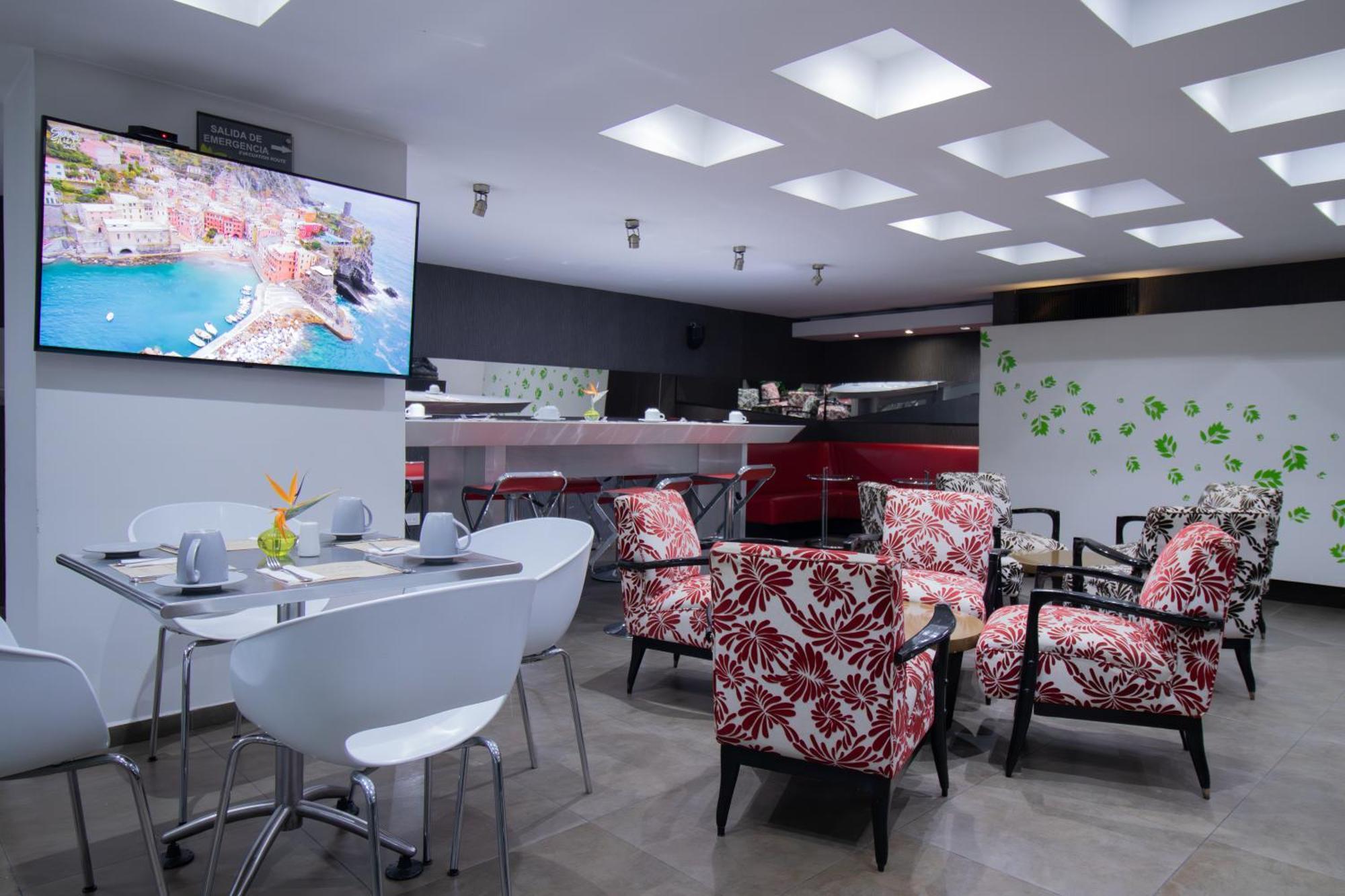 San Simon Hotel Pereira By Soratama Екстериор снимка The lounge at the airport